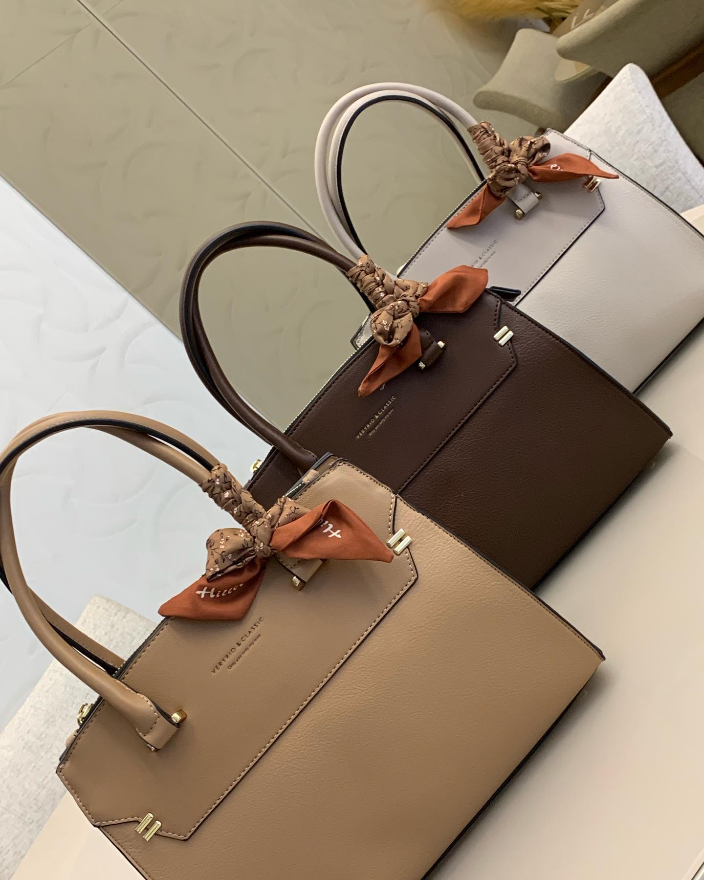 Michele Bolsas Em Nova Serrana Mg  | tuum.com.br